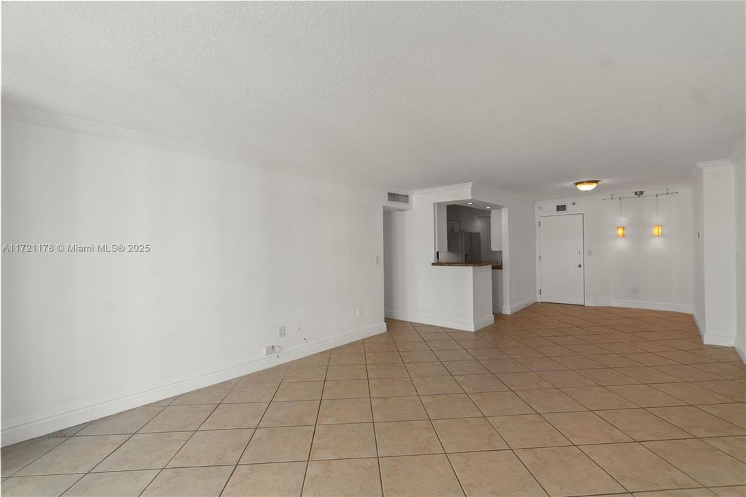 For Rent: $3,500 (2 beds, 2 baths, 1138 Square Feet)