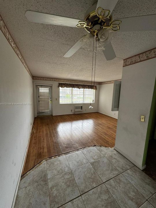 Недавно продано: $49,000 (1 спален, 1 ванн, 585 Квадратных фут)