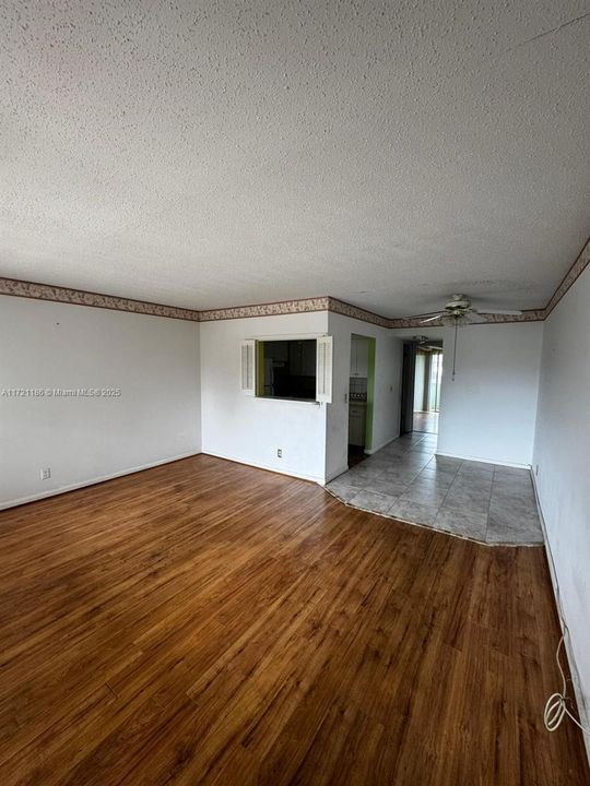 Недавно продано: $49,000 (1 спален, 1 ванн, 585 Квадратных фут)