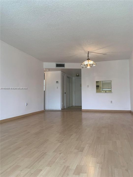 For Sale: $148,900 (2 beds, 2 baths, 850 Square Feet)