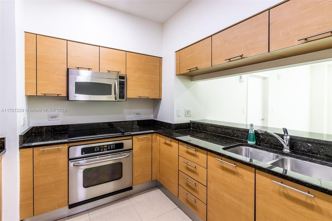 For Rent: $4,395 (2 beds, 2 baths, 1157 Square Feet)