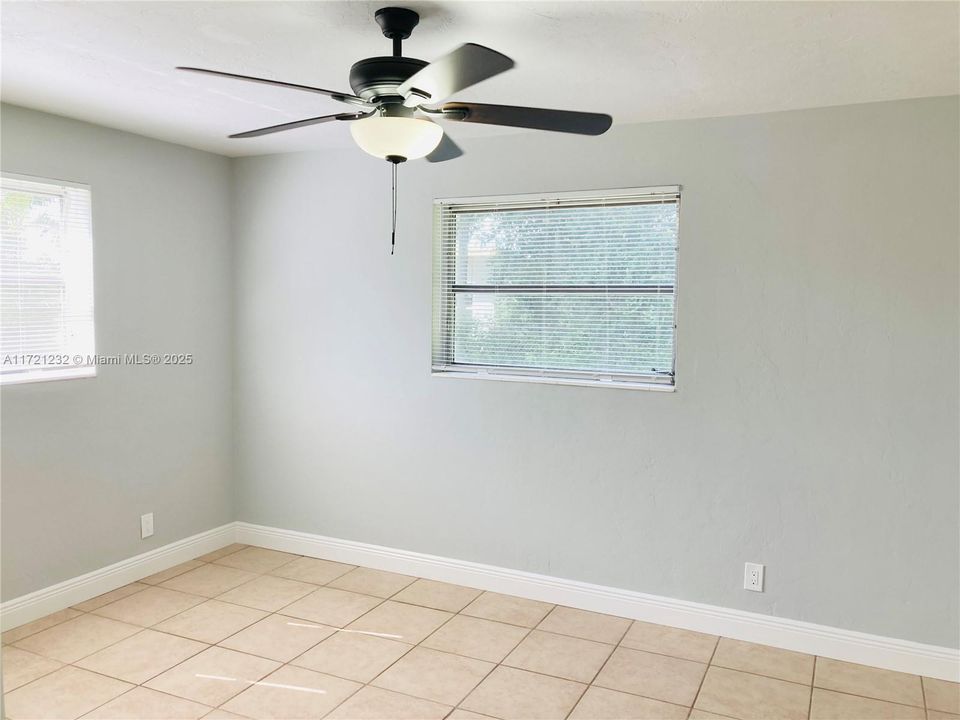 For Rent: $3,000 (3 beds, 2 baths, 1562 Square Feet)