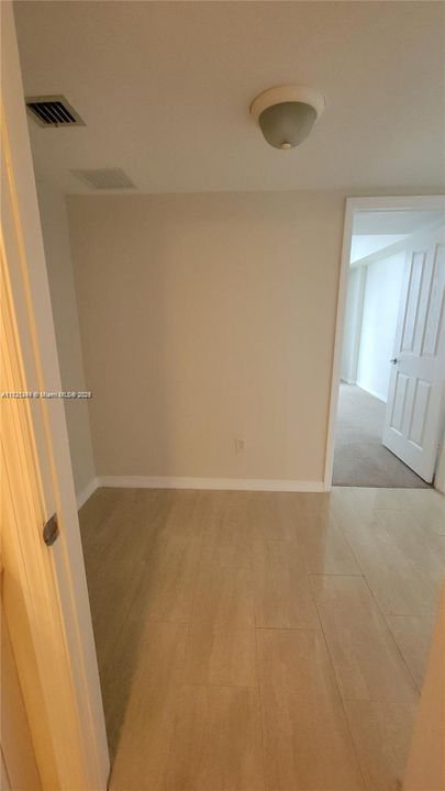 For Rent: $2,000 (1 beds, 1 baths, 781 Square Feet)