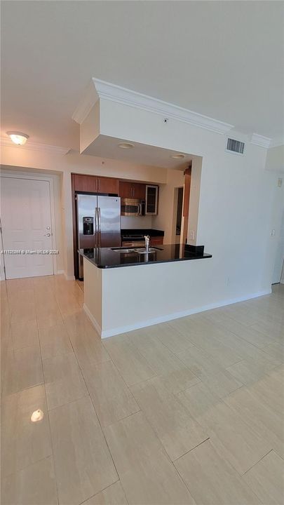 For Rent: $2,000 (1 beds, 1 baths, 781 Square Feet)