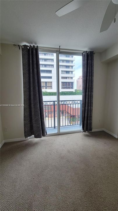 For Rent: $2,000 (1 beds, 1 baths, 781 Square Feet)