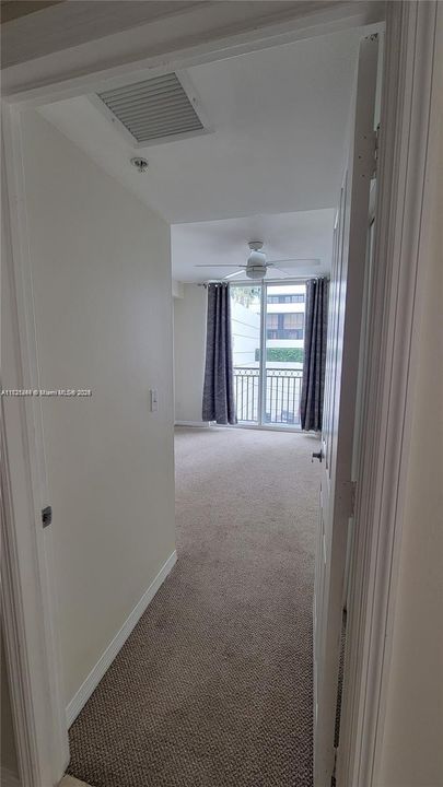 For Rent: $2,000 (1 beds, 1 baths, 781 Square Feet)