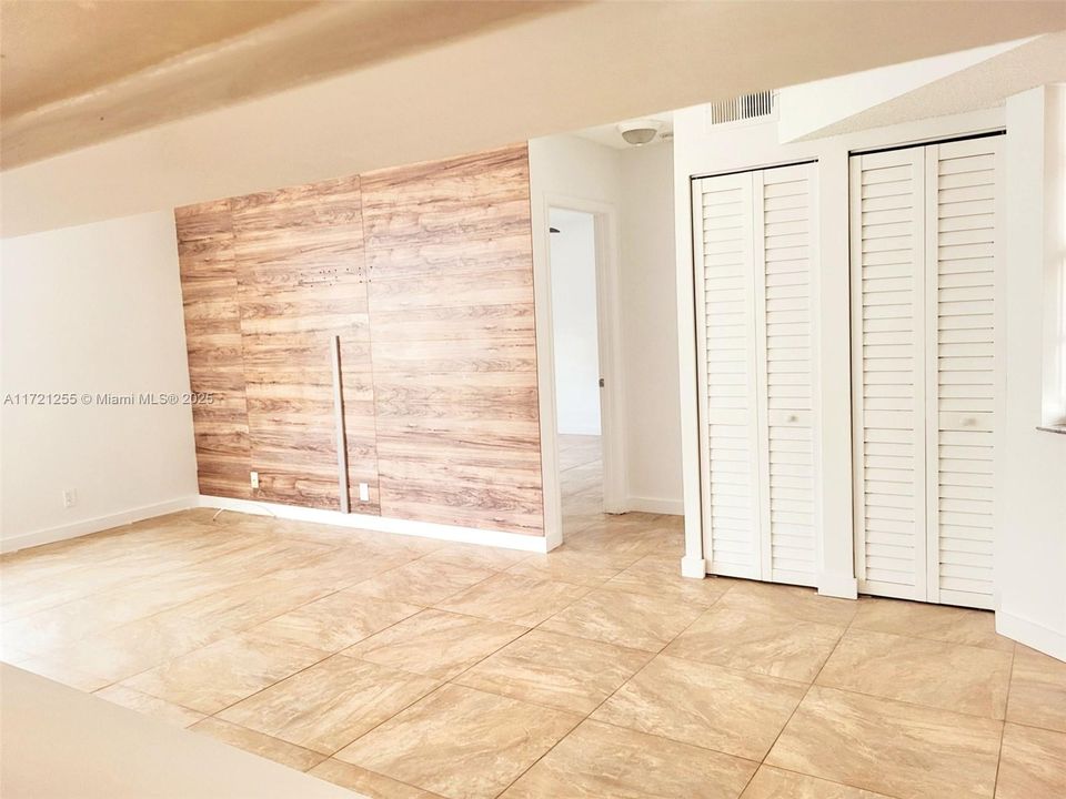 For Rent: $2,250 (2 beds, 2 baths, 985 Square Feet)