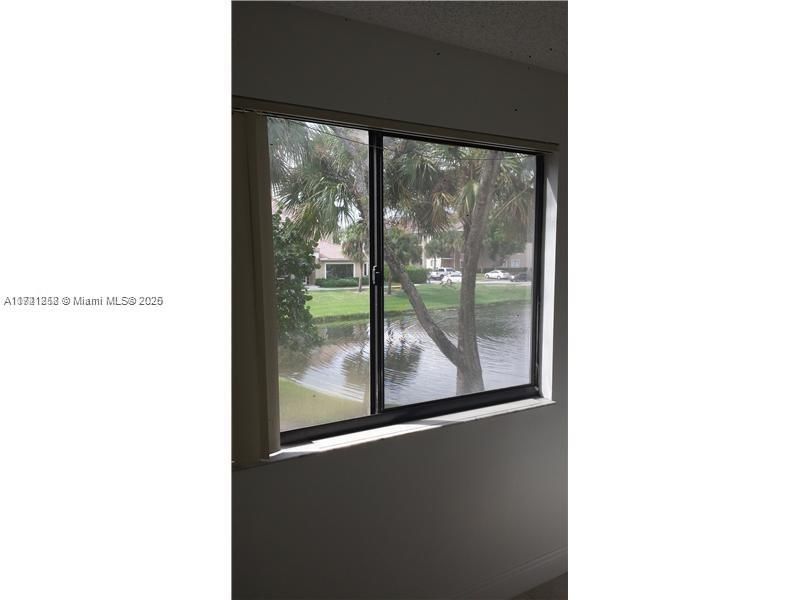 For Rent: $2,100 (2 beds, 2 baths, 986 Square Feet)