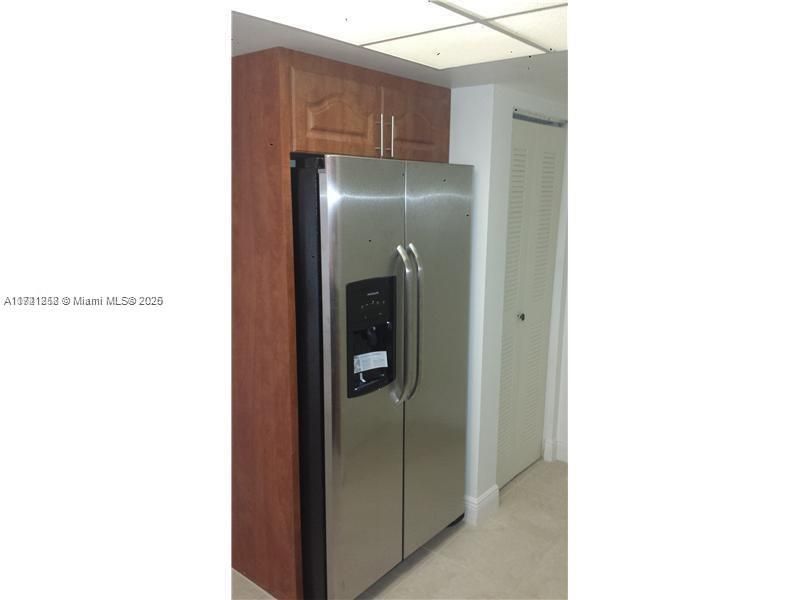 For Rent: $2,100 (2 beds, 2 baths, 986 Square Feet)