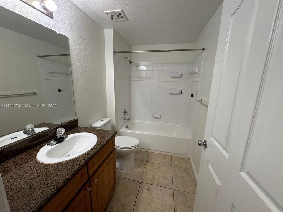 Recientemente alquilado: $2,600 (3 camas, 2 baños, 0 Pies cuadrados)