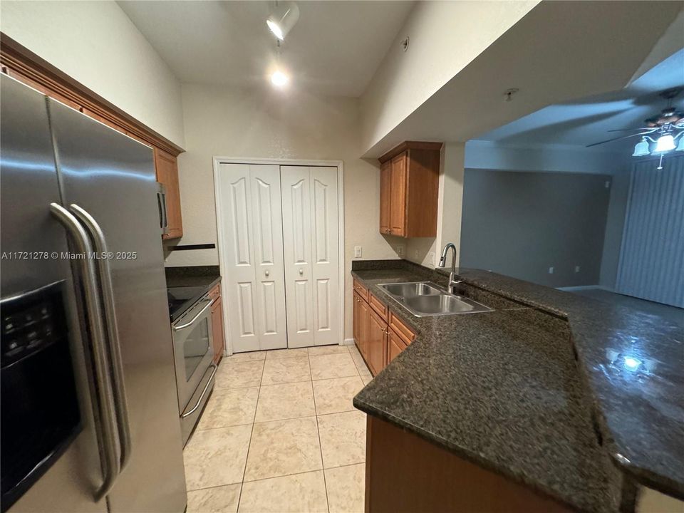 Recientemente alquilado: $2,600 (3 camas, 2 baños, 0 Pies cuadrados)