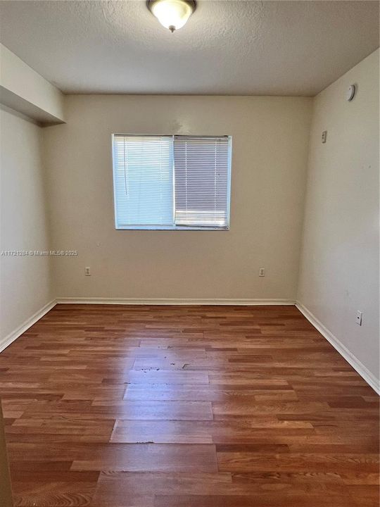 For Rent: $2,000 (2 beds, 2 baths, 809 Square Feet)