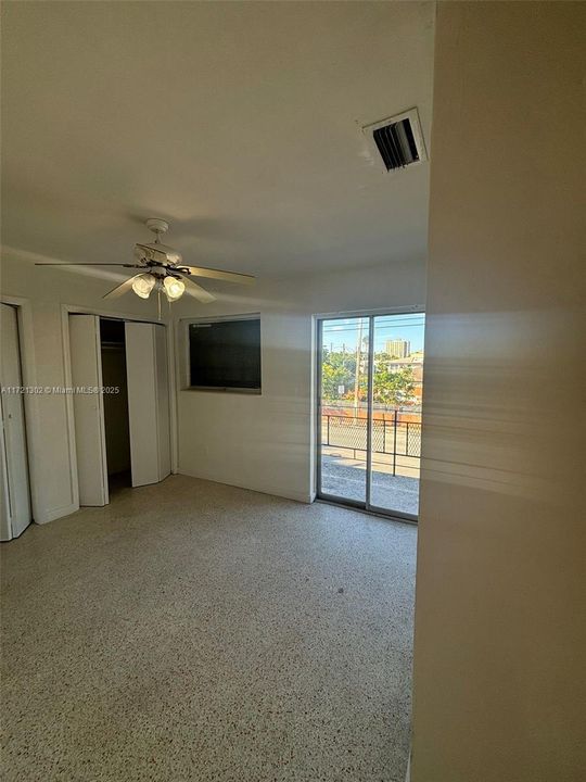 For Rent: $2,100 (2 beds, 1 baths, 750 Square Feet)