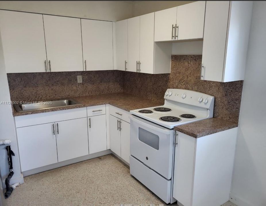 For Rent: $2,100 (2 beds, 1 baths, 750 Square Feet)