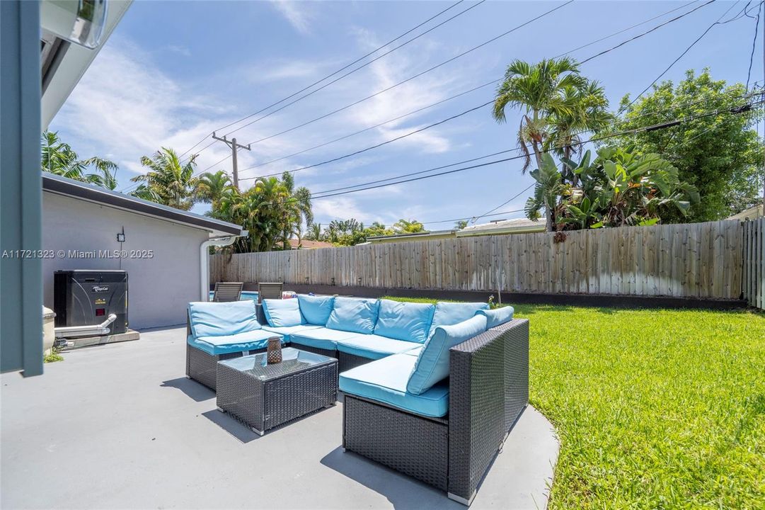 For Sale: $799,200 (3 beds, 2 baths, 1303 Square Feet)