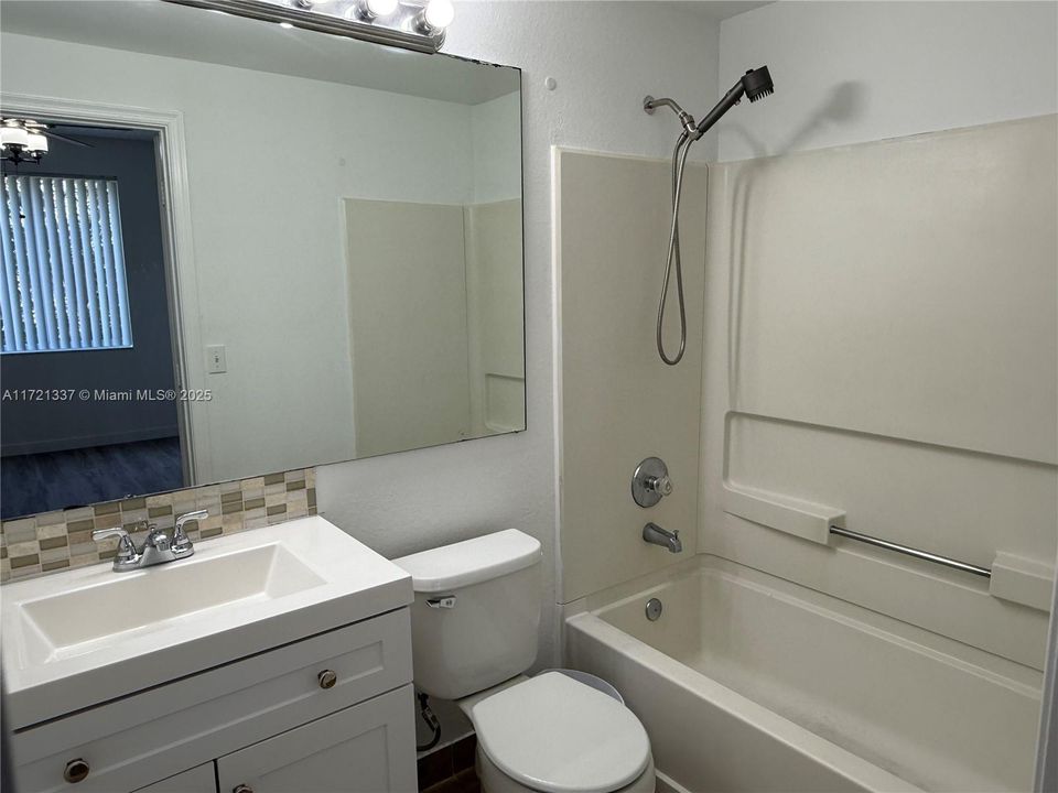 Recently Rented: $2,300 (2 beds, 2 baths, 1110 Square Feet)