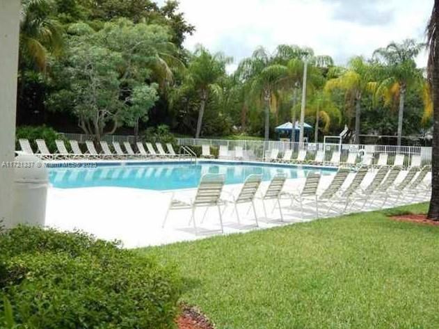 Recently Rented: $2,300 (2 beds, 2 baths, 1110 Square Feet)