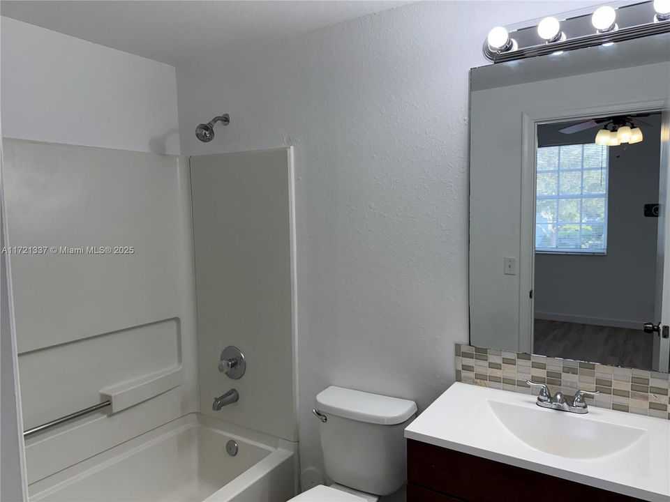 Recently Rented: $2,300 (2 beds, 2 baths, 1110 Square Feet)