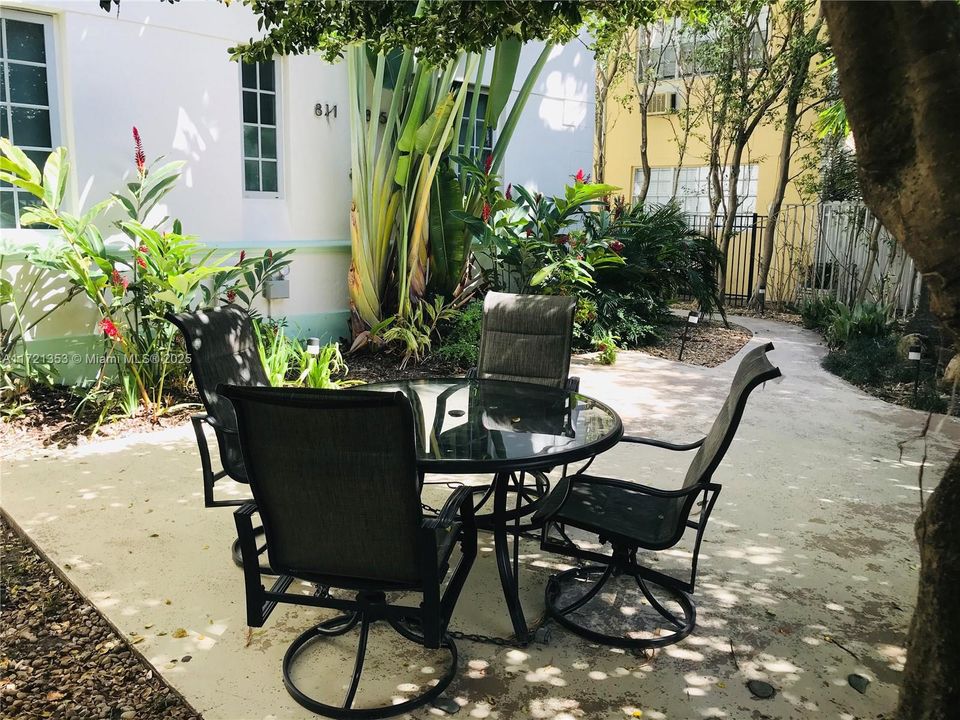 For Rent: $2,500 (1 beds, 1 baths, 528 Square Feet)