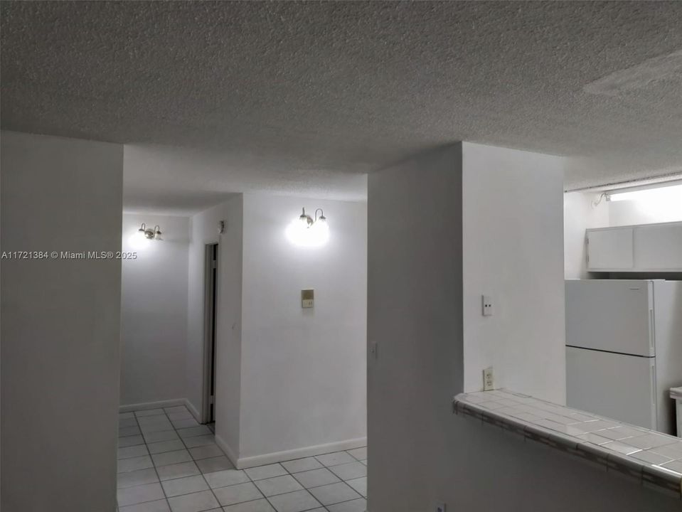 For Rent: $1,850 (2 beds, 1 baths, 1075 Square Feet)