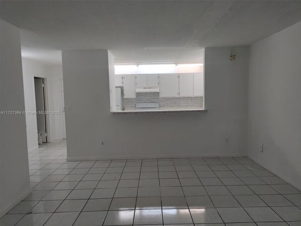 For Rent: $1,850 (2 beds, 1 baths, 1075 Square Feet)