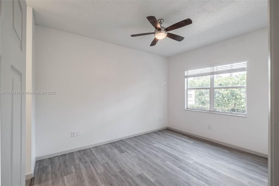 For Rent: $2,525 (2 beds, 2 baths, 1125 Square Feet)