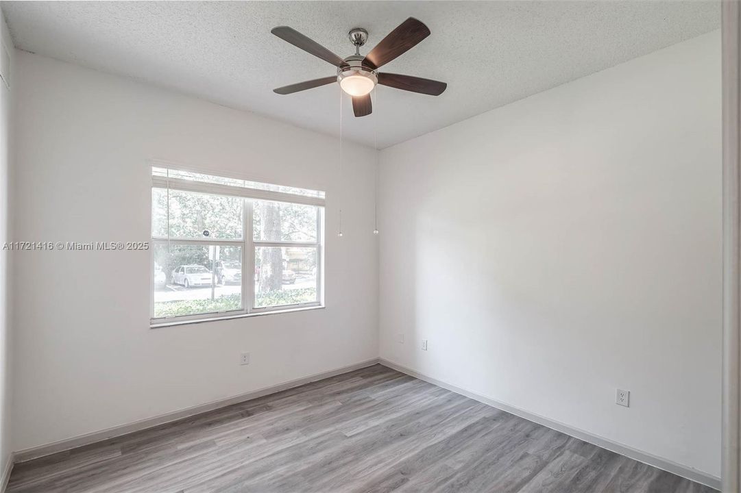 For Rent: $2,525 (2 beds, 2 baths, 1125 Square Feet)