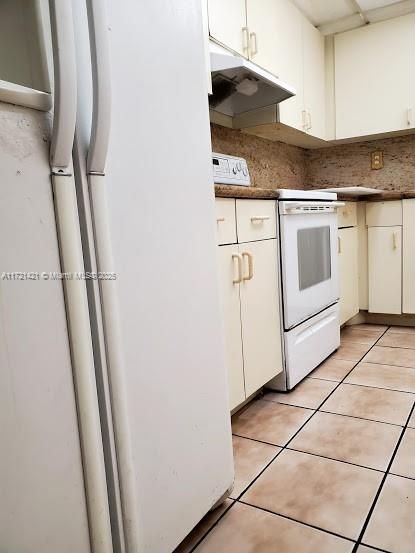 For Rent: $2,600 (3 beds, 2 baths, 0 Square Feet)