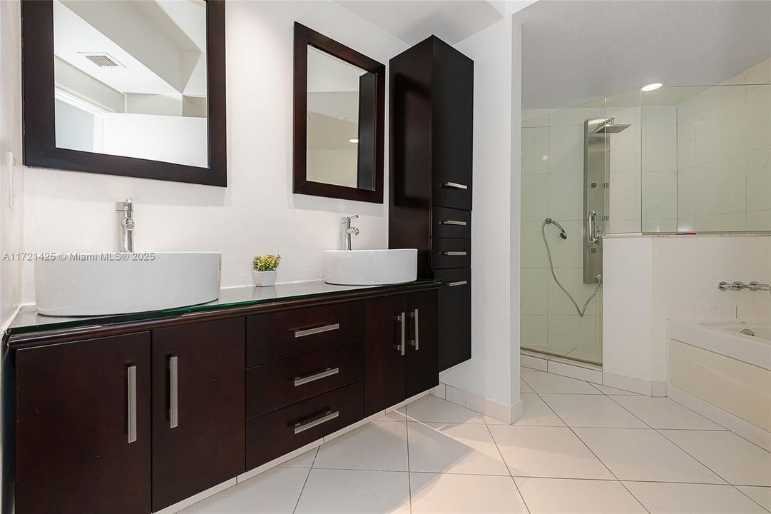 For Sale: $1,564 (2 beds, 2 baths, 1200 Square Feet)