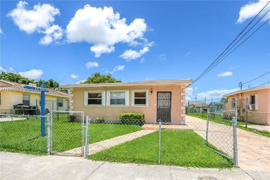 For Sale: $450,000 (4 beds, 2 baths, 1680 Square Feet)