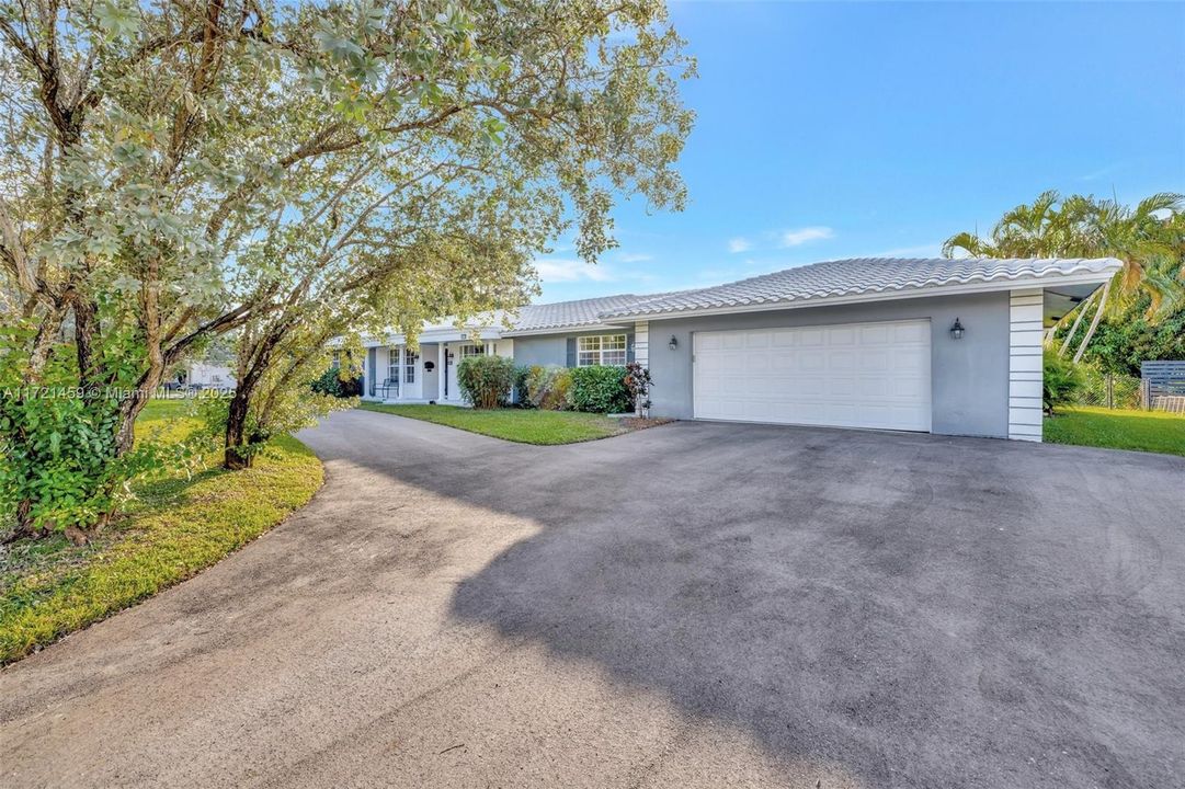 Oversized 2 car garage for your cars and workshop, or cars and golf cart!