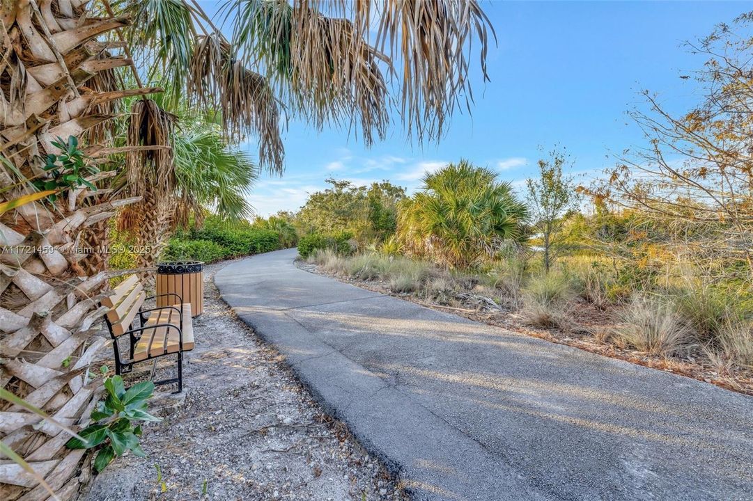 1.5 mile exercise path along the marsh. Beautiful Everglades foliage, marsh like setting with tropical plants and native birds along the way. Relaxing end to a day in your backyard!