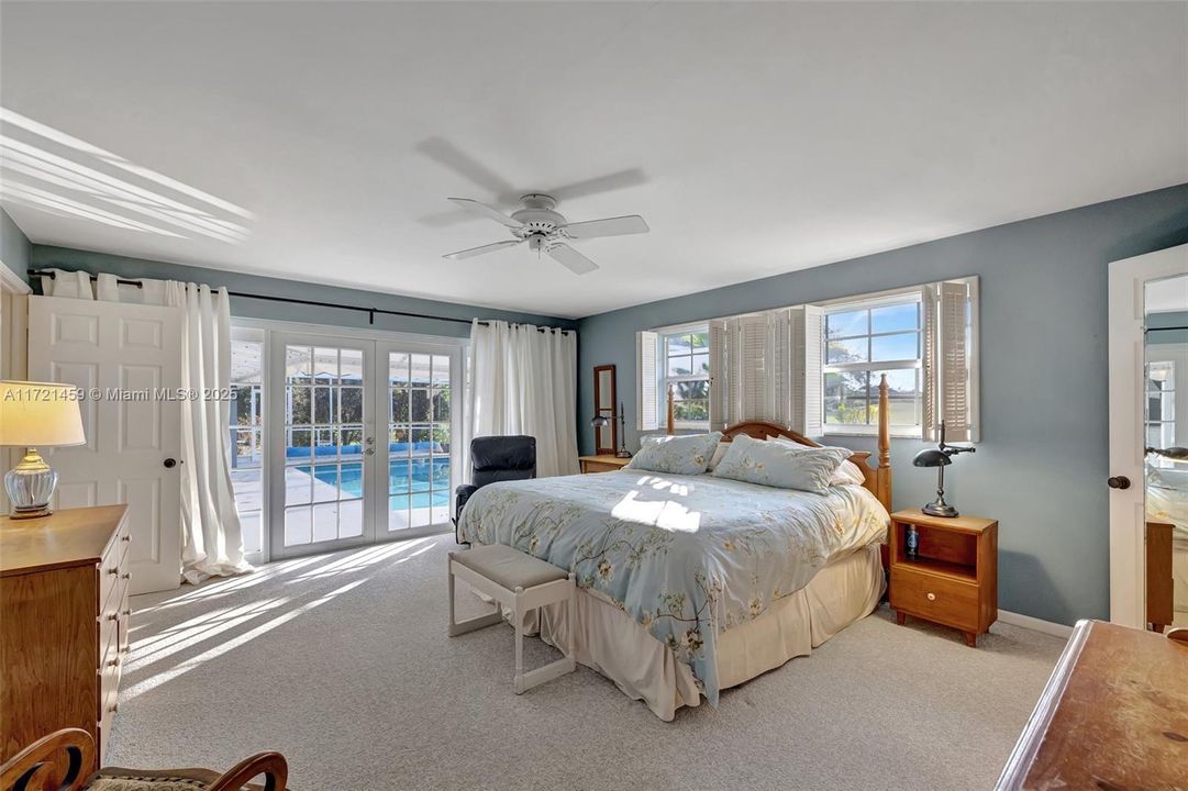 Large room can fit a sitting area or desk