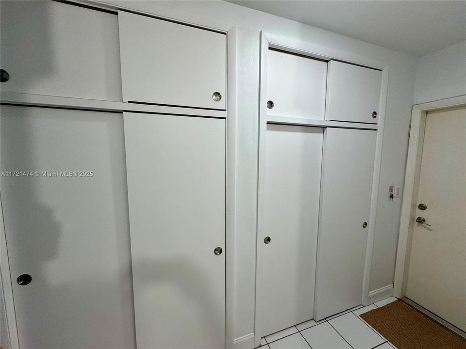 For Sale: $280,000 (0 beds, 1 baths, 392 Square Feet)