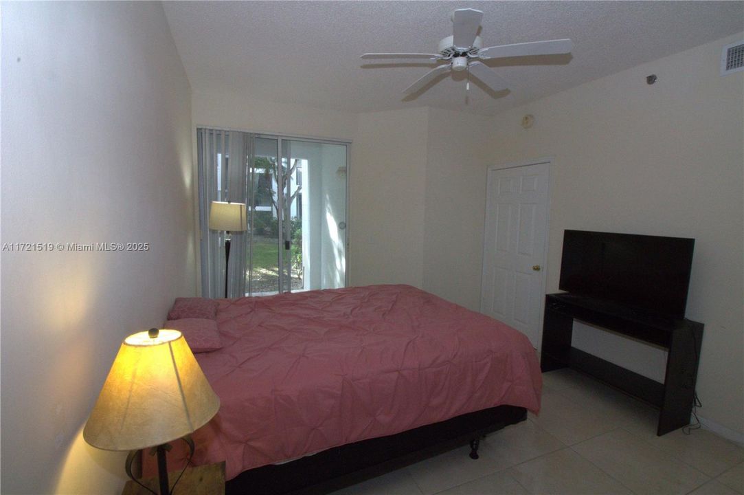 For Rent: $3,000 (2 beds, 1 baths, 1024 Square Feet)