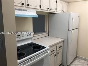 For Sale: $225,000 (1 beds, 1 baths, 614 Square Feet)