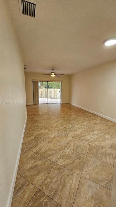 For Rent: $3,000 (2 beds, 2 baths, 988 Square Feet)