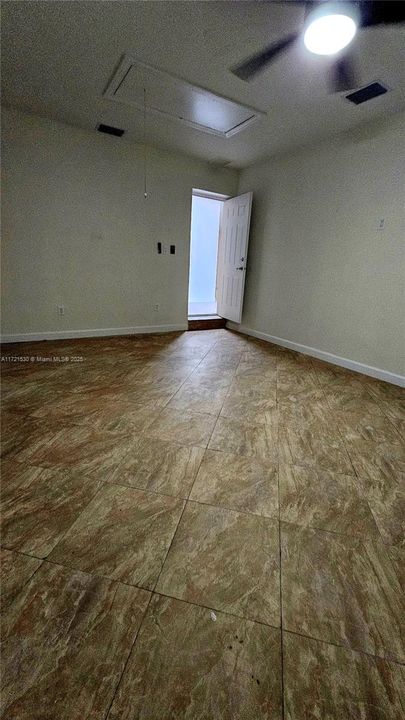 For Rent: $3,000 (2 beds, 2 baths, 988 Square Feet)