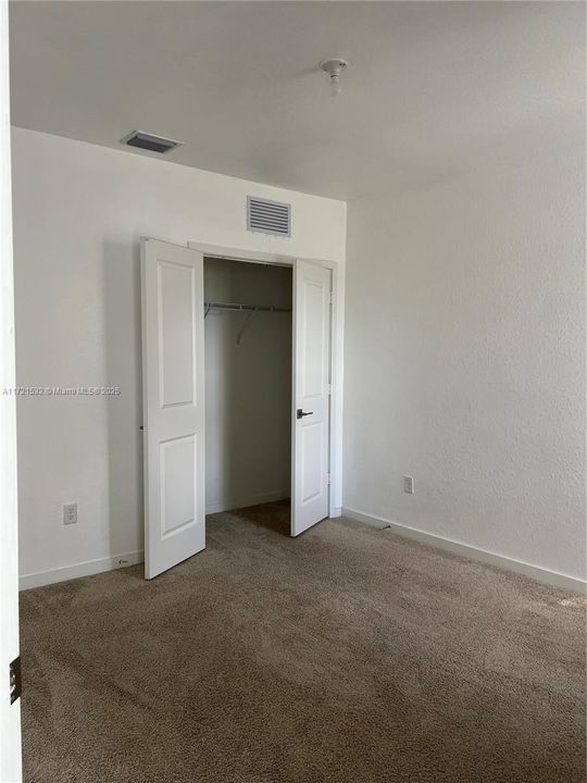 For Rent: $2,800 (3 beds, 2 baths, 1628 Square Feet)