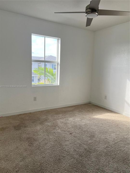 For Rent: $2,800 (3 beds, 2 baths, 1628 Square Feet)