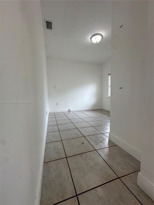 For Rent: $3,500 (3 beds, 2 baths, 1272 Square Feet)