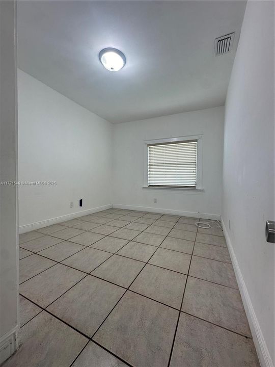 For Rent: $3,500 (3 beds, 2 baths, 1272 Square Feet)