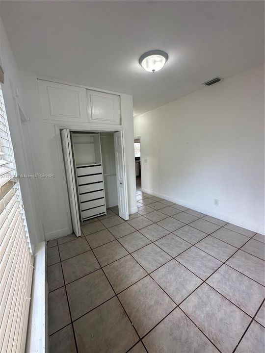 For Rent: $3,500 (3 beds, 2 baths, 1272 Square Feet)