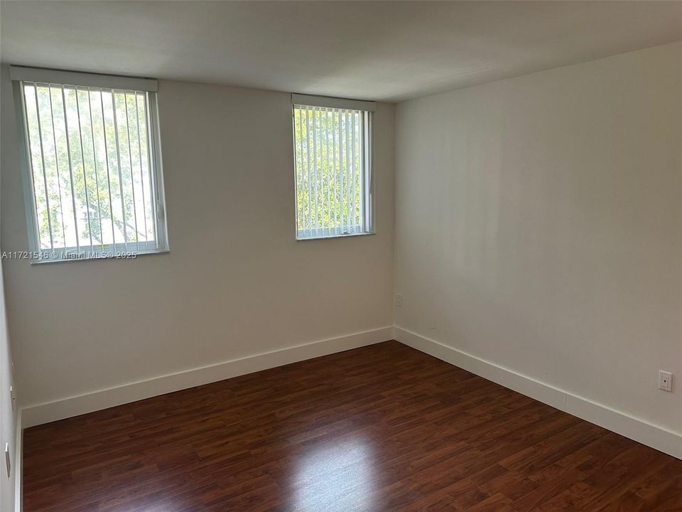 For Rent: $2,650 (1 beds, 2 baths, 752 Square Feet)