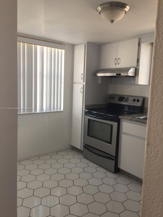 For Sale: $174,500 (2 beds, 2 baths, 1070 Square Feet)