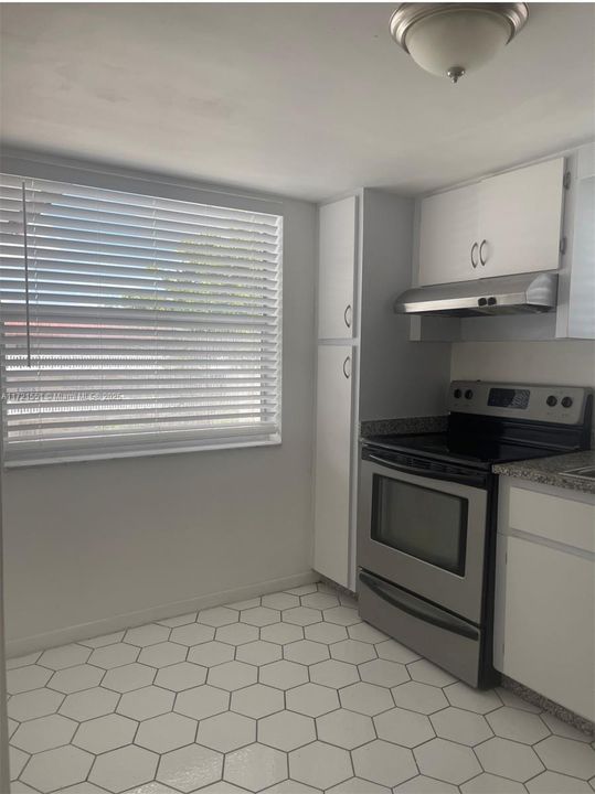 For Sale: $174,500 (2 beds, 2 baths, 1070 Square Feet)