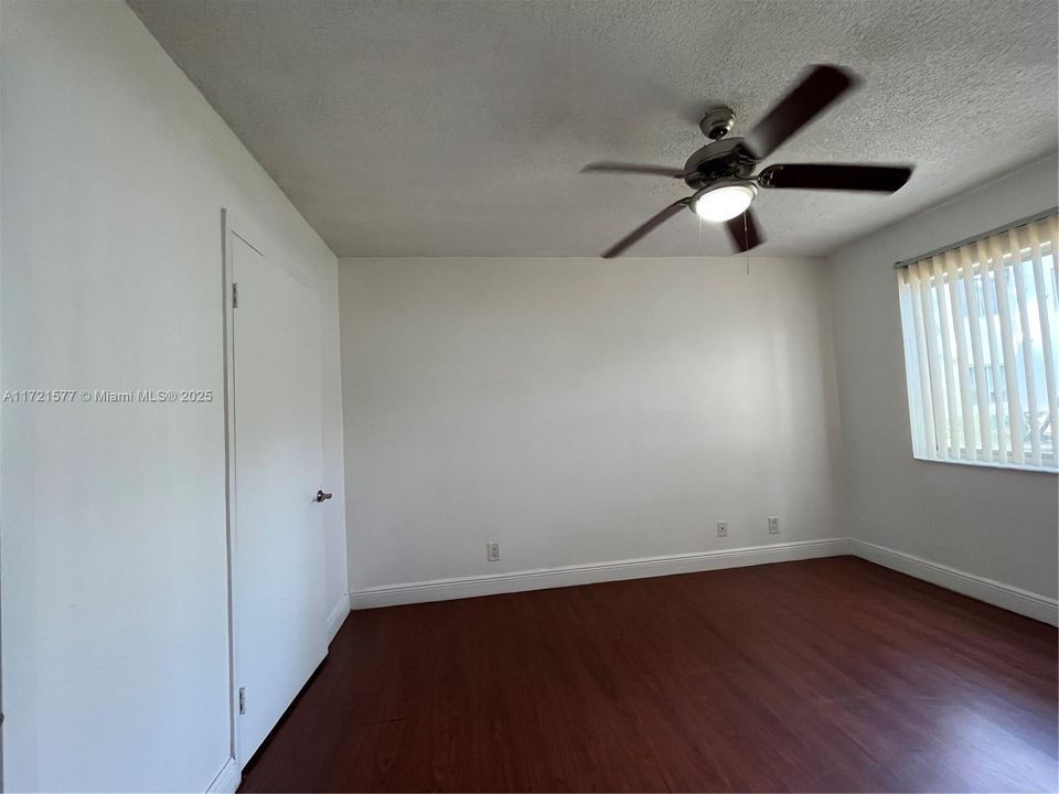 For Rent: $1,700 (1 beds, 1 baths, 695 Square Feet)