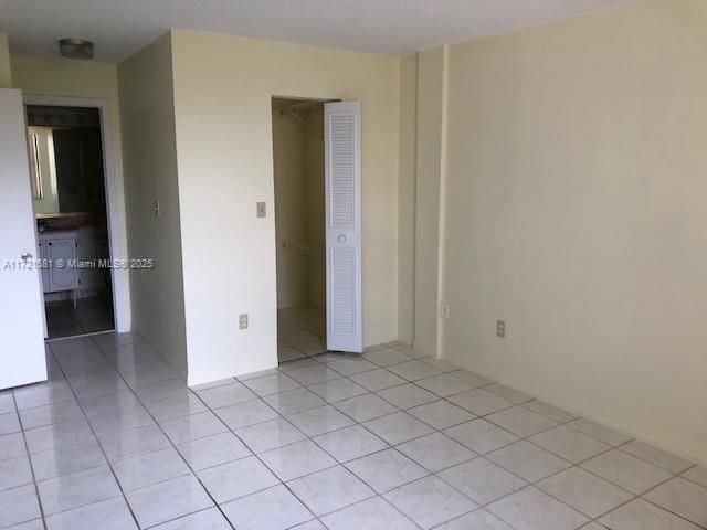 For Sale: $225,000 (1 beds, 1 baths, 614 Square Feet)