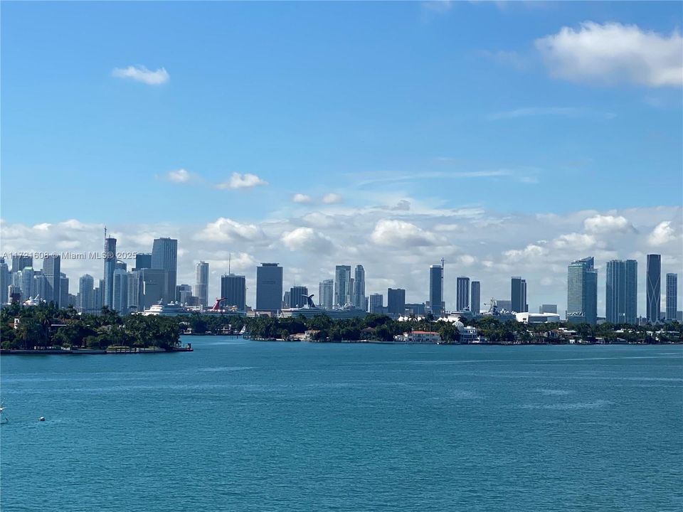 A pleasant walk across the island will let you enjoy a view of the bay.