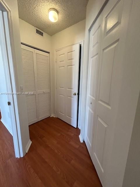 For Rent: $2,100 (1 beds, 1 baths, 878 Square Feet)